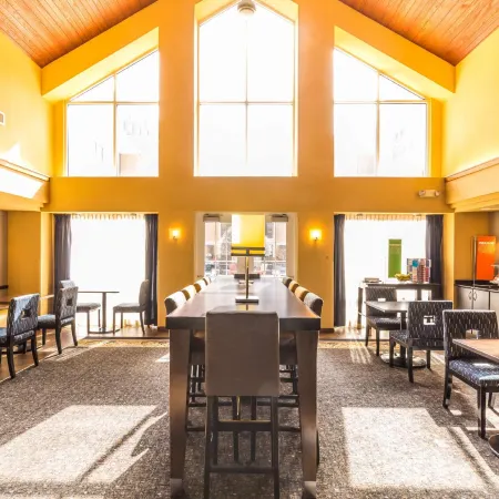 Hampton Inn & Suites Chicago/Hoffman Estates