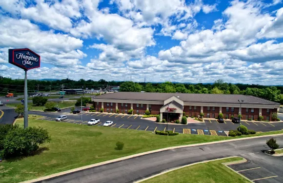 希爾頓克拉克斯維爾歡朋酒店