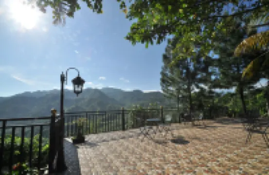 Edensor Hills Villa, Resort & Café Sharia
