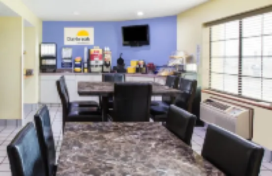 Days Inn by Wyndham Blue Springs