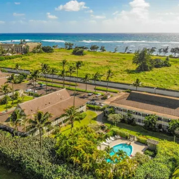 Plantation Hale Suites Hotels near Donkey Beach