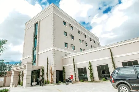 Class Hotel Pouso Alegre Отели в г. Позу-Алегри