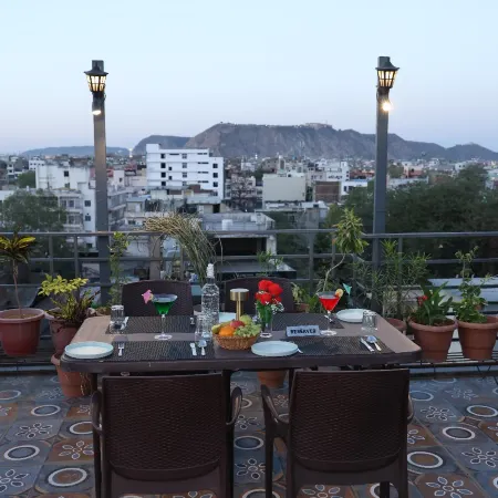 Hotel City View Inn Отели рядом с достопримечательностью «Музей Альберт-Холл»