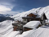 Hamilton Lodge & Spa Hotels in Naters