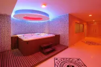 Forum Suite Otel - Hot Tub