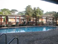 Lighthouse Lodge & Cottages - Beach