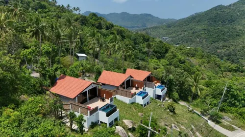 คาโร วิลลา - สระว่ายน้ำแบบอินฟินิตี้