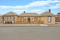 Robinson Cottage