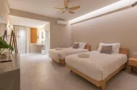 Kontor Villa - 2 mins TC | Private Bathtub | Pool Hotel di 