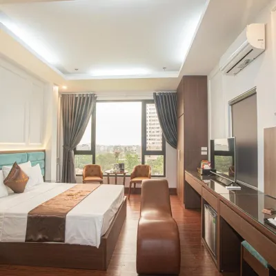 Royal Hotel & Apartment 鄰近明开的酒店