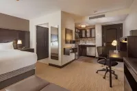 Staybridge Suites Saltillo Các khách sạn gần Ejército Mexicano Urban Forest (Sector II)