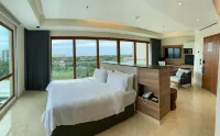 Holiday Inn & Suites Puerto Vallarta Marina & Golf