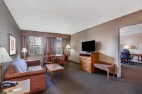 Travelodge by Wyndham Winchester Hotels in Shawnee