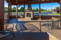 Super 8 by Wyndham Roseville/Detroit Area Hotel di Clinton Township