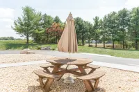 슈퍼 8 바이 윈덤 그린캐슬 루저빌 호텔