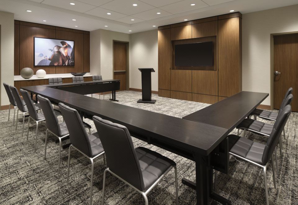 1. AC 호텔 바이..