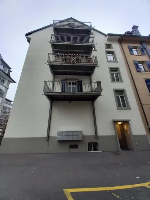 Hitrental Station Apartments