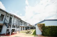 Colonial Motel Richmond Hotels in Windsor