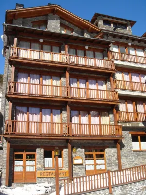 Wuau! Apartaments Font del Poble Hotels in Ransol