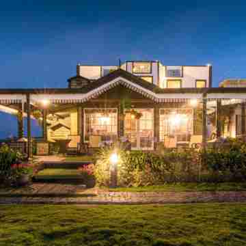 The Forest and Lake by Schofieldshire Hotel Exterior