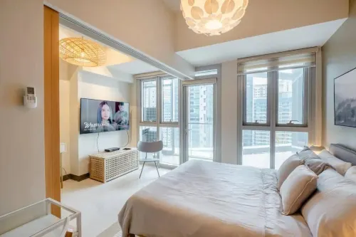 BGC Uptown Mall Suite Hotels in Taguig