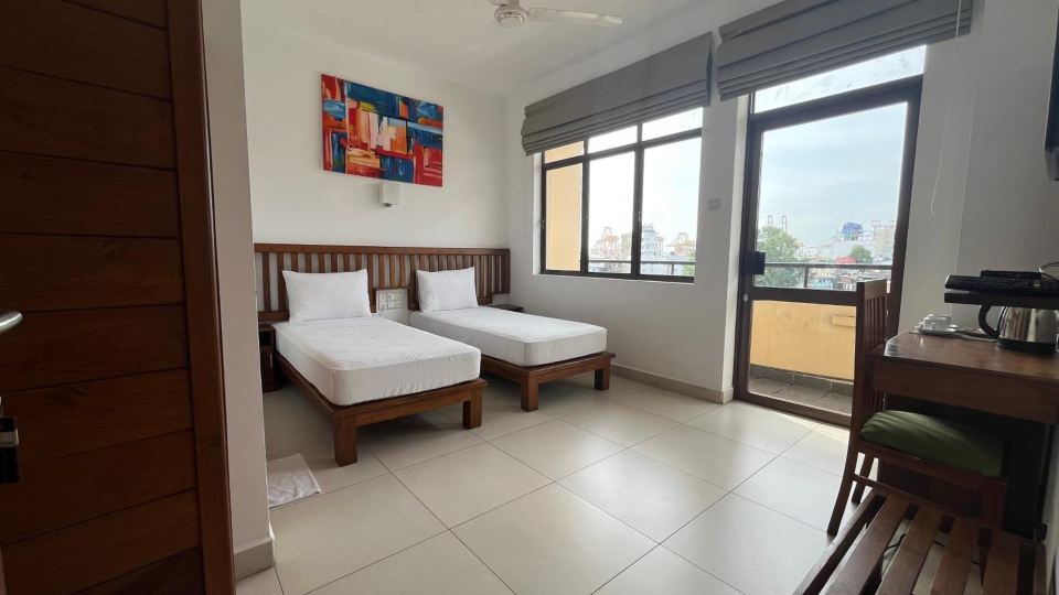 Port View City Hotel