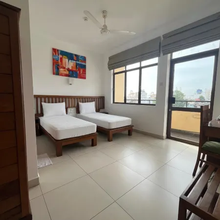 Port View City Hotel