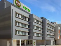 B&B HOTEL Lisboa Aeroporto Hotels near Olivais