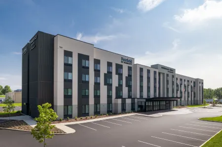 Fairfield Inn & Suites Lancaster Отели рядом с достопримечательностью «Landis Homes»