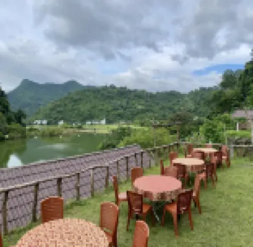 Ba Be Lakeside Bungalow