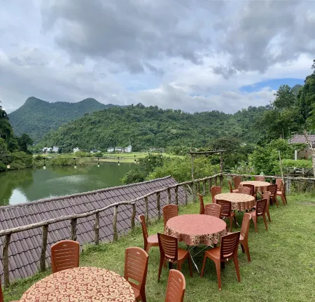 Ba Be Lakeside Bungalow