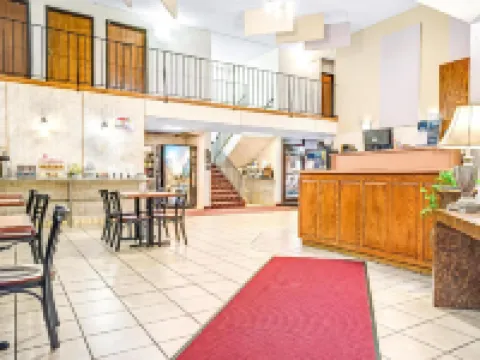 Super 8 by Wyndham Shakopee Hotels in Shakopee