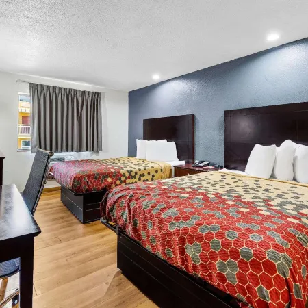 Econo Lodge Akron Copley Northwest