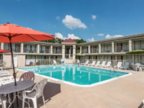 Baymont by Wyndham Lumberton NC Hotels in Lumberton