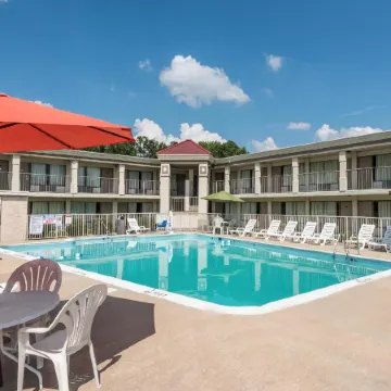 Baymont by Wyndham Lumberton NC