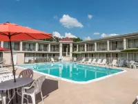 Ramada by Wyndham Lumberton Hotels in Lumberton