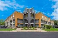 Clarion Pointe Indianapolis Northeast Отели в г. Индианаполис