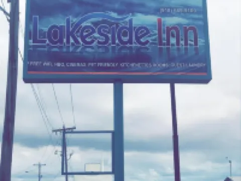 Lakeside Inn Hotels in McIntosh County
