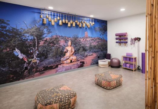 4. 에이든 바이 베..