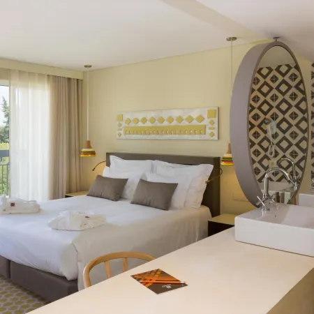 Ozadi Tavira Hotel