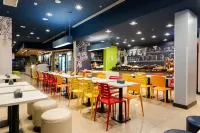 宜必思快捷布盧梅瑙酒店 - 早餐