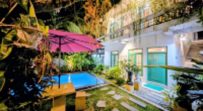 靠近海灘的靈魂別墅和小屋，帶泳池