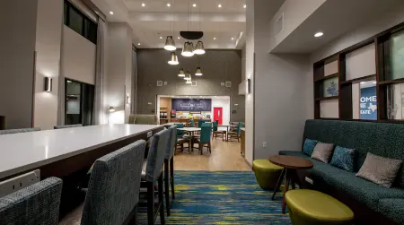 Hampton Inn & Suites Duncanville Dallas Отели рядом с достопримечательностью «Парк Крис Парис»