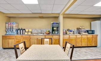 Days Inn by Wyndham Louisville Airport Fair and Expo Center