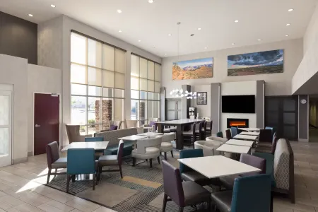 La Quinta Inn & Suites by Wyndham Williams-Grand Canyon Area Отели в г. Уильямс