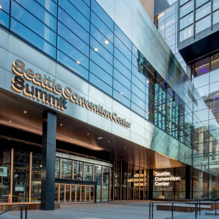 Courtyard Seattle Downtown/Pioneer Square Отели рядом с достопримечательностью «Бейсбольный стадион «Сейфко-филд»»