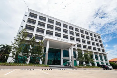 ริเวอร์ โฮเทล - ดิ เอาท์สแตนดิ้ง เวนิวส์ นครปฐม