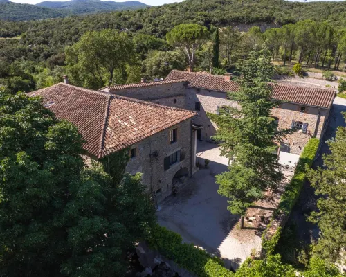 Gîtes au pied des Cévennes - Domaine Les Terres Aoyama Hôtels à : Rousson