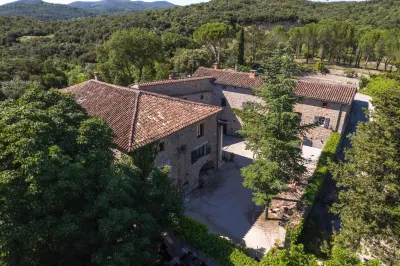 Gîtes au Pied des Cévennes - Domaine les Terres Aoyama Hotels in der Nähe von Castellas de Rousson