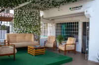 Mucho lo Bueno - Hostel House Hotels in Gaira